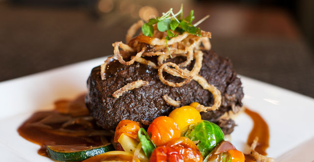 Born-and-braised short rib with tobacco-fried 1015 hash and vegetables: Photo by Desiree Espada
